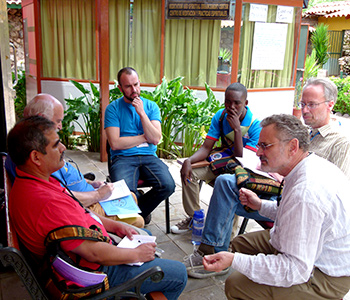 Group of Quakers in discussion